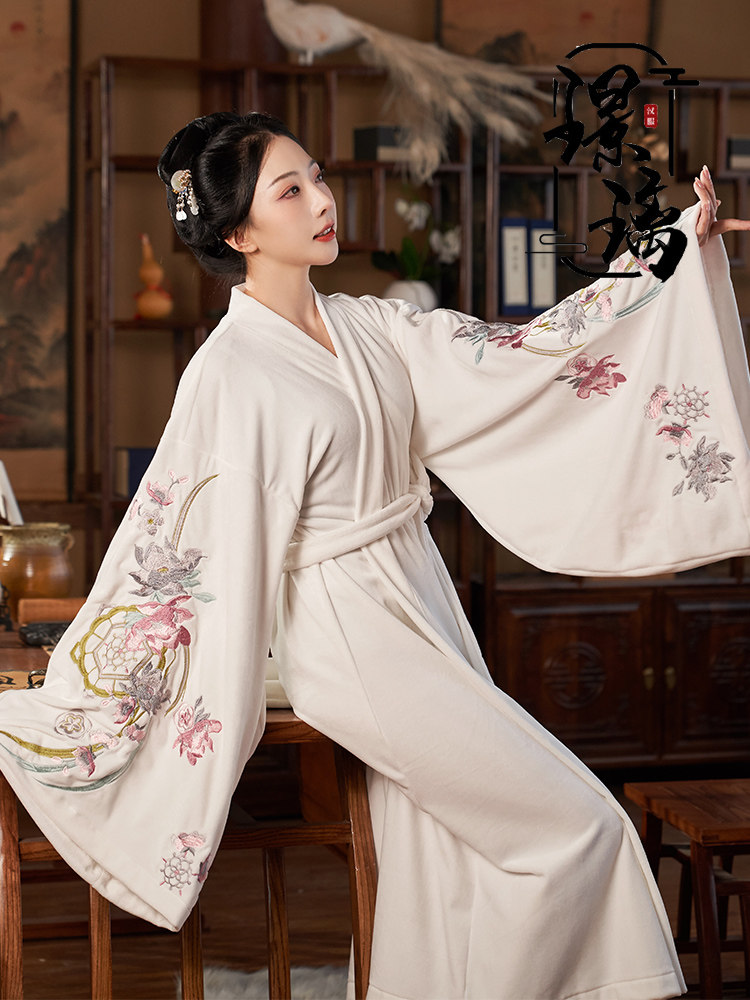 Jinggla original design of the ancient air embroidery ancient style double-face velvet Chinese wedding bride dressing robe dressing gown Han dressing woman