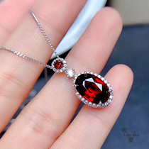 New Products Fashion Natural Pomegranate Stone Necklace s925 Pure Silver Inlaid Pendant Lock Bone Chain Red Gem Crystal