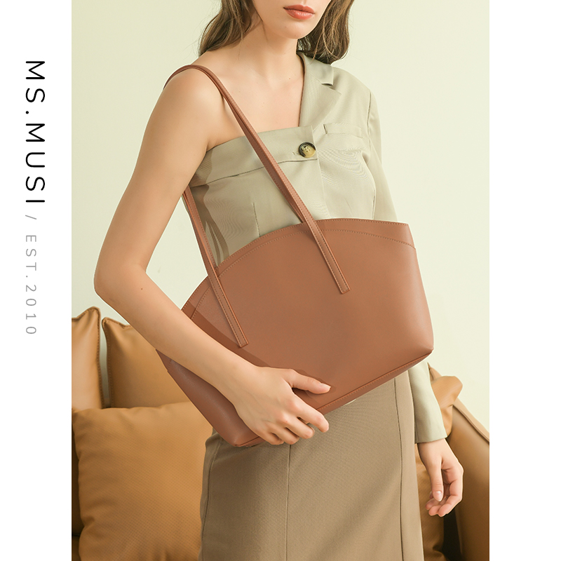Miss Miss Package Bag 2022 Woman Bag Large Capacity 100 Hillary Underarm Bag small crowderreal leather Shoulder Special Bag