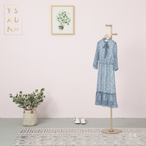 Clothing store display rack floor-standing light luxury womens clothing store display shelf gold hanging decorative clothes shelf iron art