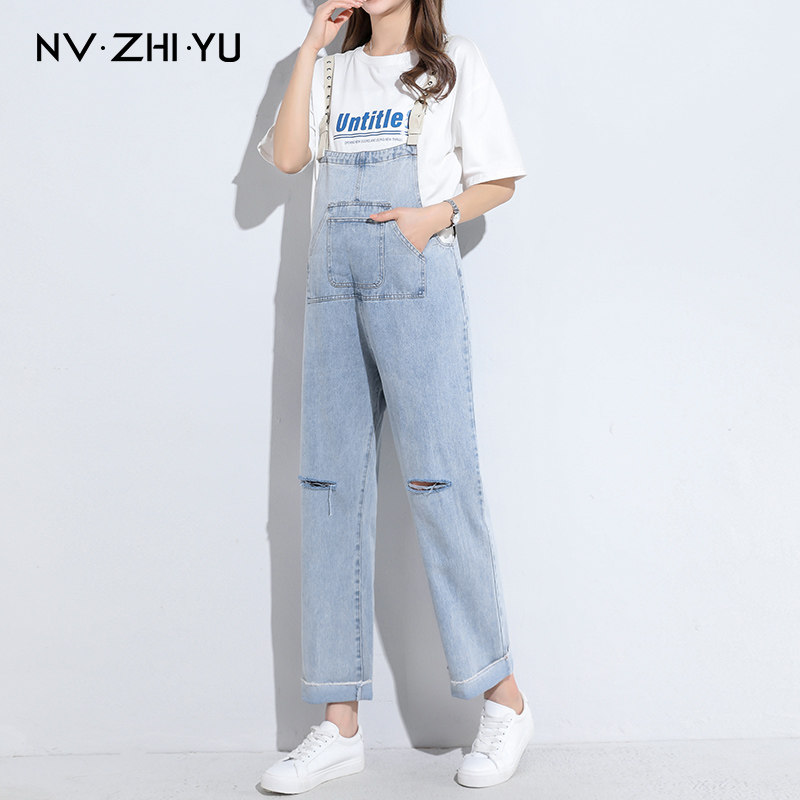 Pregnant women hold baby bag pants Women's spring and summer fashion models loose holes pregnant women's jeans wear thin pregnant women's pants outside in summer