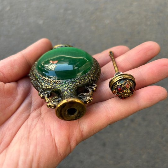 古玩收藏品手工双面铜景泰蓝镶嵌猫眼石鼻烟壶烟具内画古风瓶子