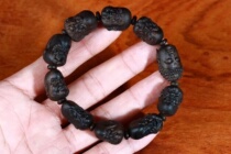 The main area of the incense Luohan Dala Agan agarwood hand string black oil old material Buddha beads men and women holding rosary collection Men