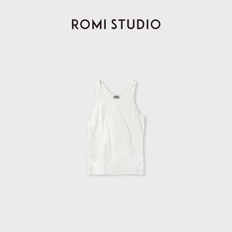 Romi Studio Original Cotton Texture Slim Fit U-Neck Wide Shoulder Strap Tank Top Base Layer Romi Studio Original Cotton Texture Slim Fit U-Neck Wide Shoulder Strap Tank Top Base Layer