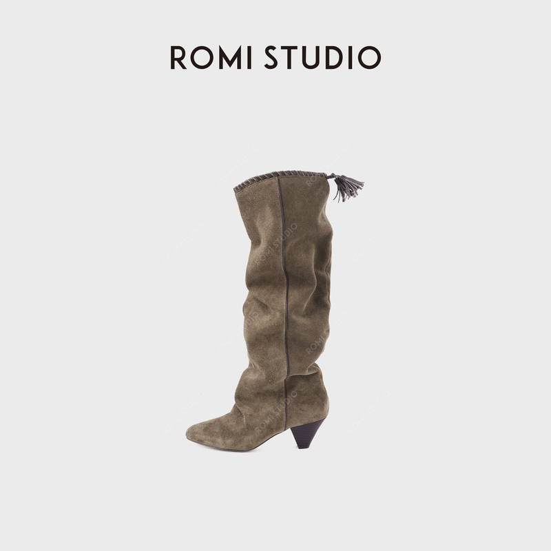 Romi Studio Mercerized Cow Suede Hand-Stitched Wrinkled Pointed Toe Thick Heel High Boots Rwcwp37086 Romi Studio Mercerized Cow Suede Hand-Stitched Wrinkled Pointed Toe Thick Heel High Boots Rwcwp37086