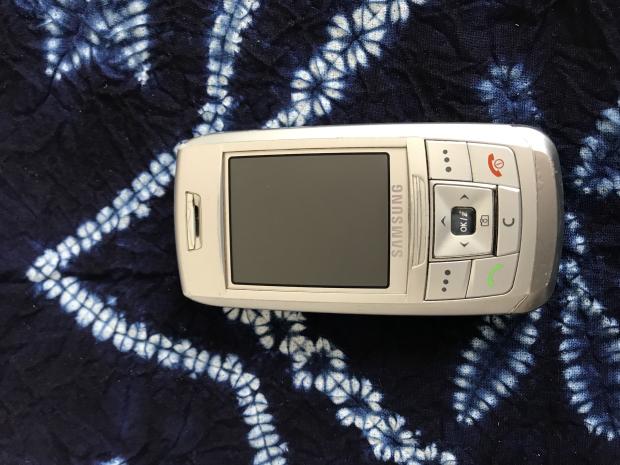 Second-hand Samsung SGH-E258E250 original classic nostalgic slider antique old mobile phone is used normally