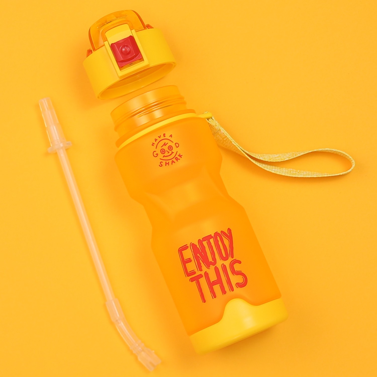 Fan Chengcheng with the same water cup SHARK Sa engraved sports handy cup fun contrast illustration removable nozzle original