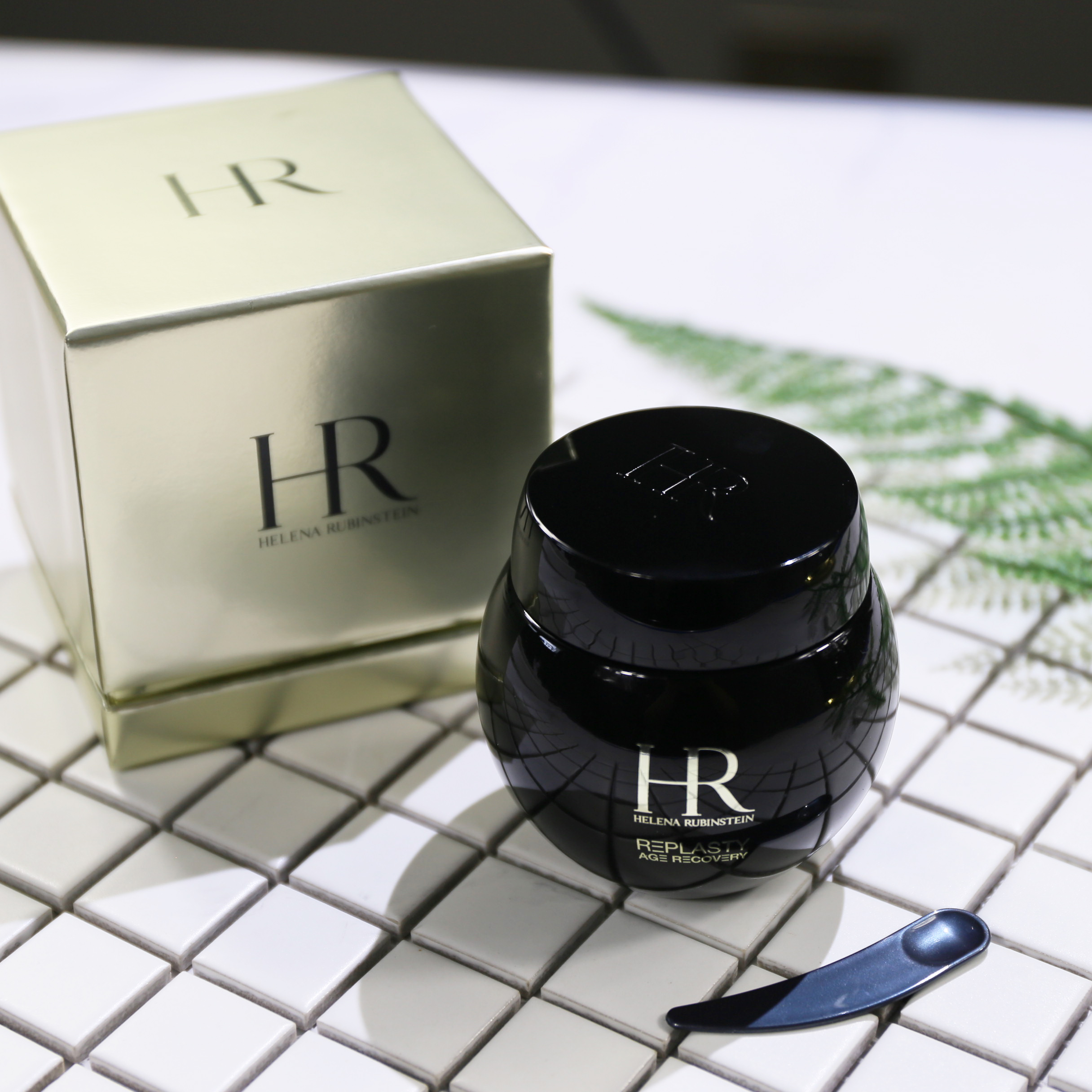 HR Herlena Black Bandage Face Cream Repair Soothing Tightness Essence Face Cream 50ml