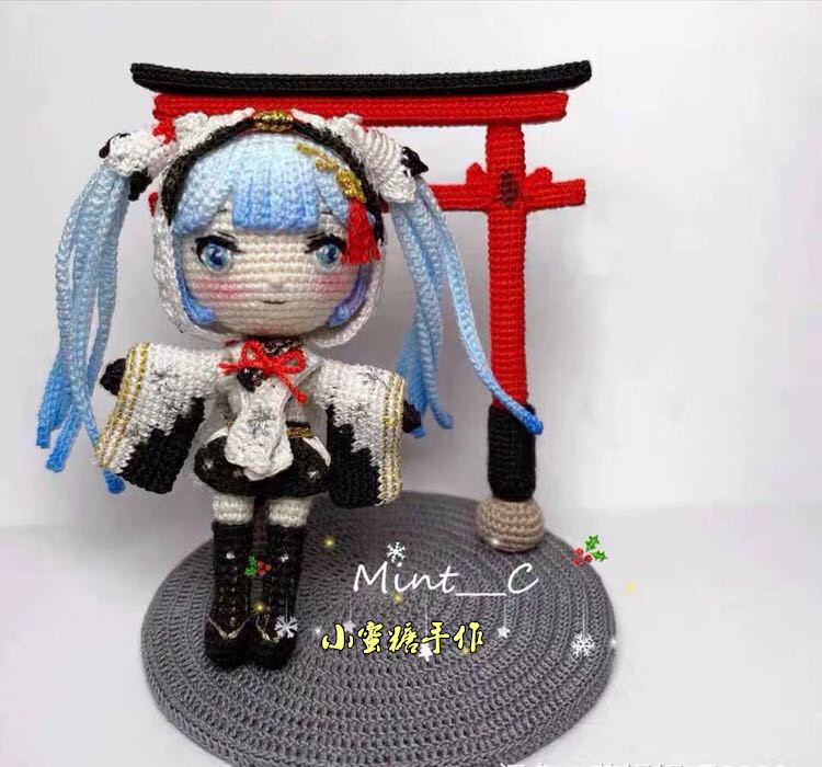 Handmade DIY crochet wool doll 194 red-crowned crane Hatsune Chinese electronic illustration tutorial doll doll model