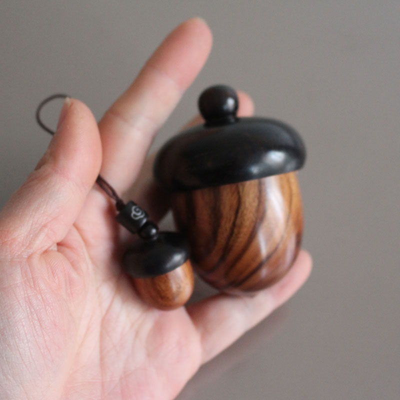 Can unscrew solid wood large acorn acorn pine cone pendant key chain ring jewelry box tea canister car ornaments