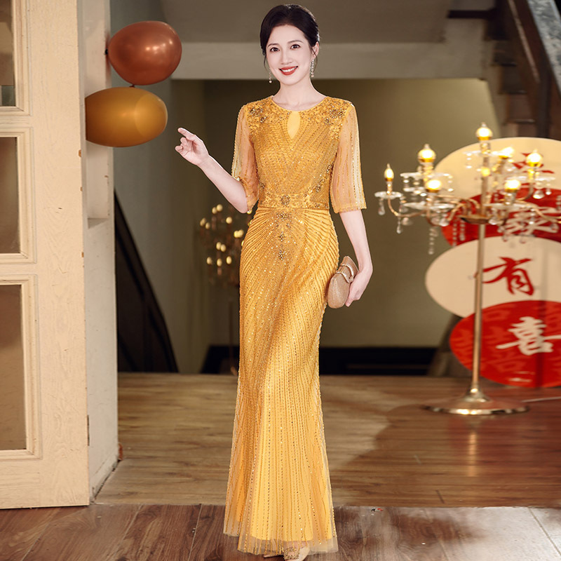 Annual Meeting Host Dress for Women 2026 New Style High-End Gold Noble Young Mother Wedding Banquet Elegant Performance Dress