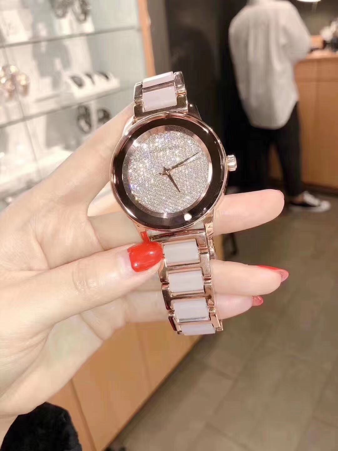 Net reddits MK women's watch full of stars Pink Ceramics have a really good texture and a very nice texture.