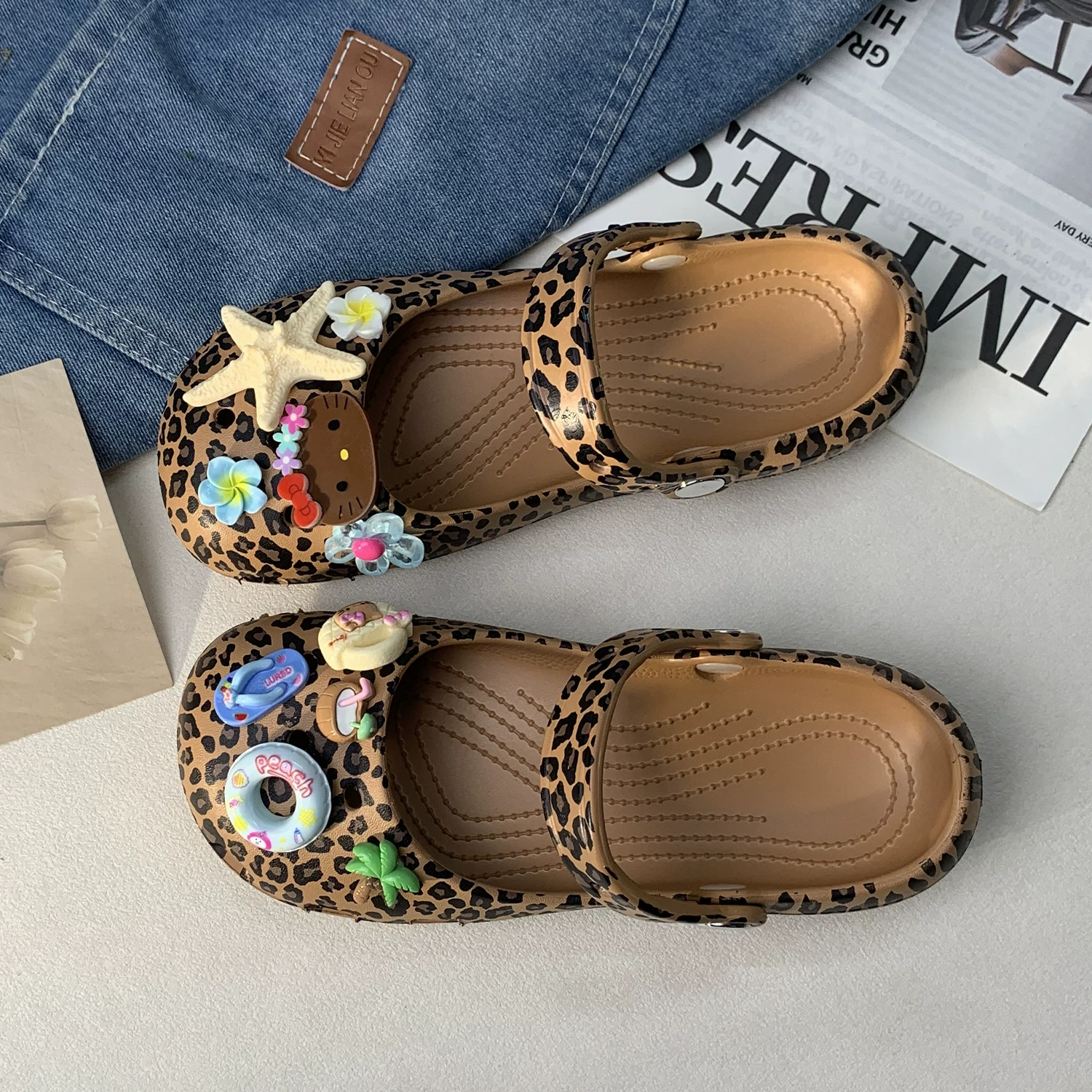 Летние слипоны в стиле Crocs, милые сандалии для отдыха, нескользящие пляжные мюли, леопардовый принт, стиль balletcore, подходят для уличной носки