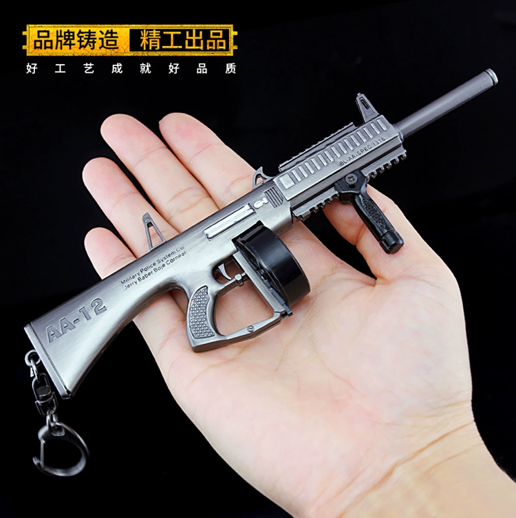 Jedi Chicken Game Ngoại vi Đồ chơi Kim loại AA12 Shotgun Keychain Hợp kim Vũ khí Mô hình Mặt dây chuyền - Game Nhân vật liên quan