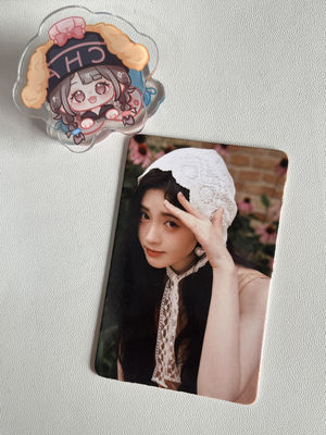 Ju Jingyi's 9th anniversary of love crisis Starlight Card Official official Card and genuine small card can be dispatched in the original packaging