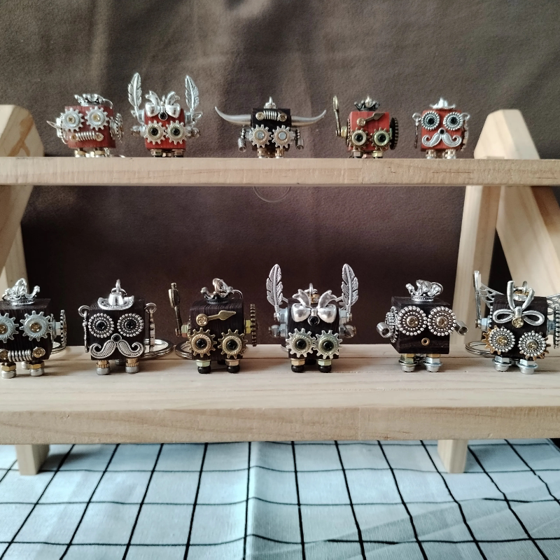Punk Mechanical Robot Gear Wood Small Ornaments Creative Personalized Desktop Decoration Car Pendant Keychain
