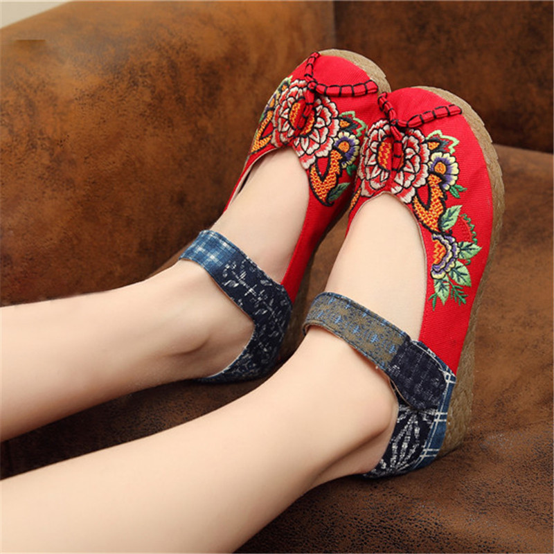 Old Beijing Ethnic Handmade Nepalese Palace Embroidery Thick-Soled Retro Classic Old Beijing Linen Shoes for Women