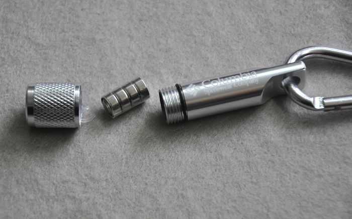 Carabiner led chói nhỏ đèn pin hộ gia đình mini chiếu sáng ngoài trời micro du lịch hàng hóa thép không gỉ đèn pin có nam châm