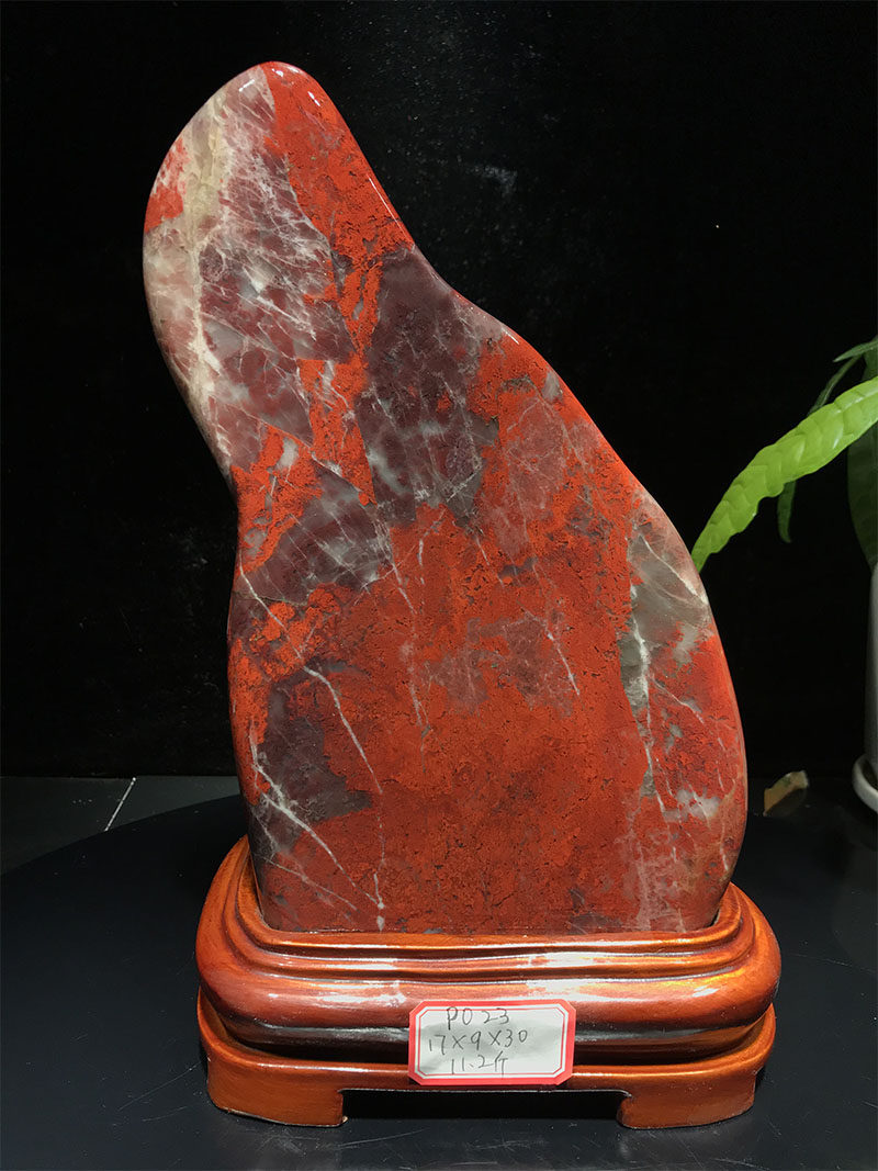 Chicken blood red jasper Green wax stone natural jade ornament Fine stone sightseeing stone rough jade seal