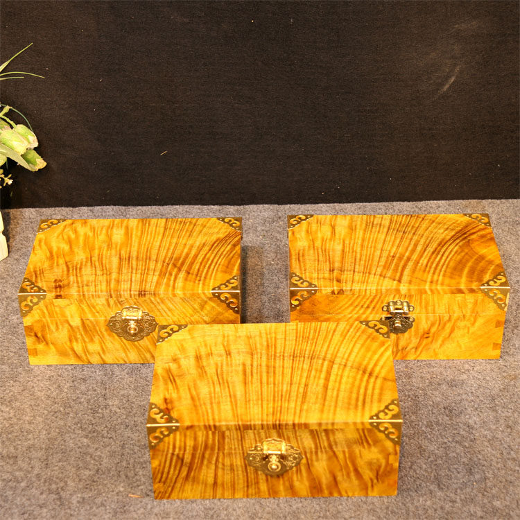 Small leaf Zhennan gold silk nanmu jewelry box full of fine water waves phoenix tail pattern 3D three-dimensional fragrance is good