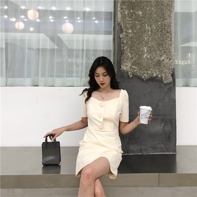 VK旗艦店 韓系復古玫瑰紐扣方領修身素色顯瘦短袖洋裝