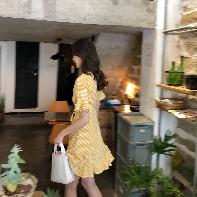 VK旗艦店 韓系荷葉邊修身系帶格紋高腰顯瘦V領短袖洋裝