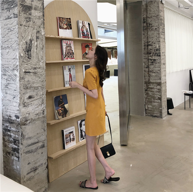 VK旗艦店 韓系復古玫瑰紐扣方領修身素色顯瘦短袖洋裝