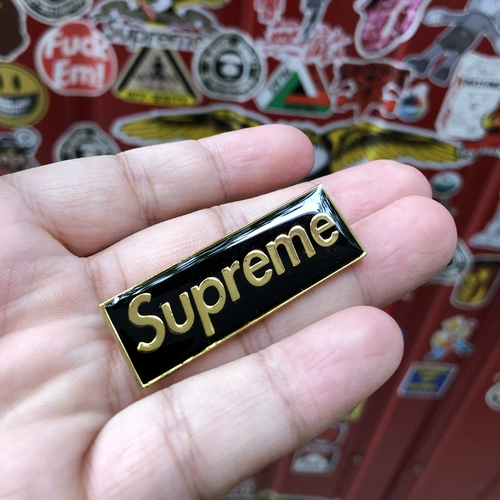 Tide Brand Sup Brooch Box Logo Vintage First -Generation Buckle Harajuku тренд значок творческий подарок
