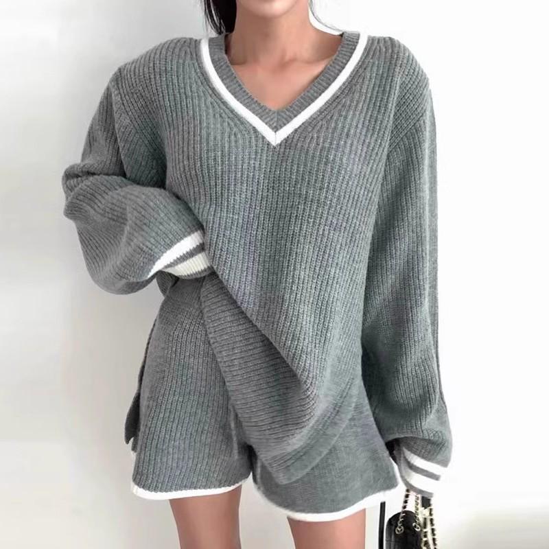 Trendy Item from Thirteen Rows~ Spring Vintage Style V-Neck Color-Block Long-Sleeve Knit Sweater + High-Waisted Casual Shorts Set