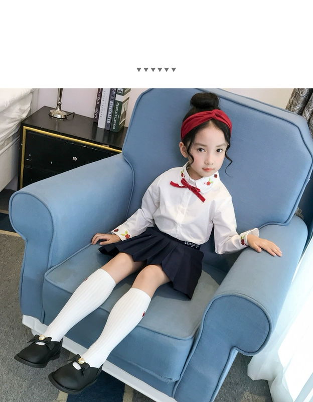 Áo sơ mi trắng bé gái mùa thu 2018 mới cho bé áo dài tay trẻ em quần áo trẻ em hoa lớn Áo sơ mi cotton Hàn Quốc váy trẻ em hàn quốc