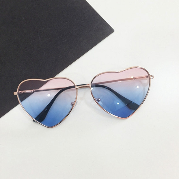 Harajuku Wind Ocean Tablet Retro Kính râm tình yêu Wild Soft Girl Trong suốt Tình yêu Gradient Kính râm kính thời trang