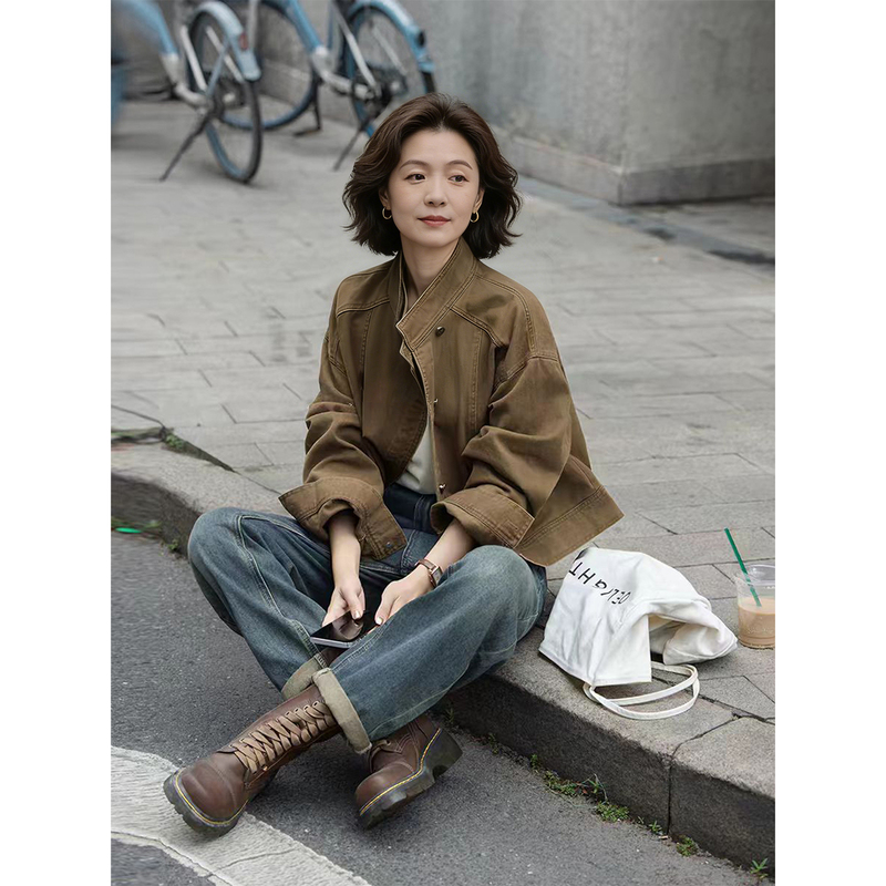 Retro Brown Denim Short Jacket Spring New Style Middle-Aged Classy Niche Loose Stand-Up Collar Workwear Thin Jacket for Women