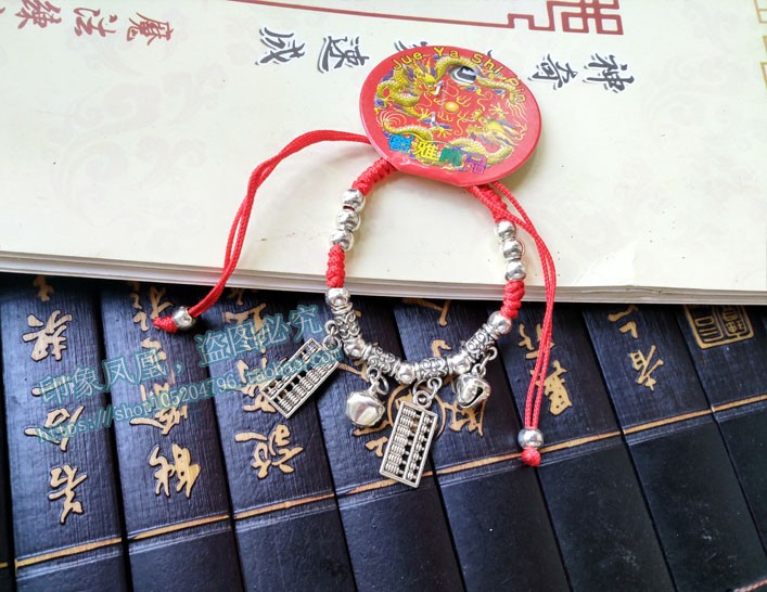 Handmade tuổi thọ khóa tay đỏ dây đeo vòng tay Miao bạc vòng chân trang sức trẻ em khóa 12 Zodiac vòng chân - Vòng chân vòng chân nữ đẹp
