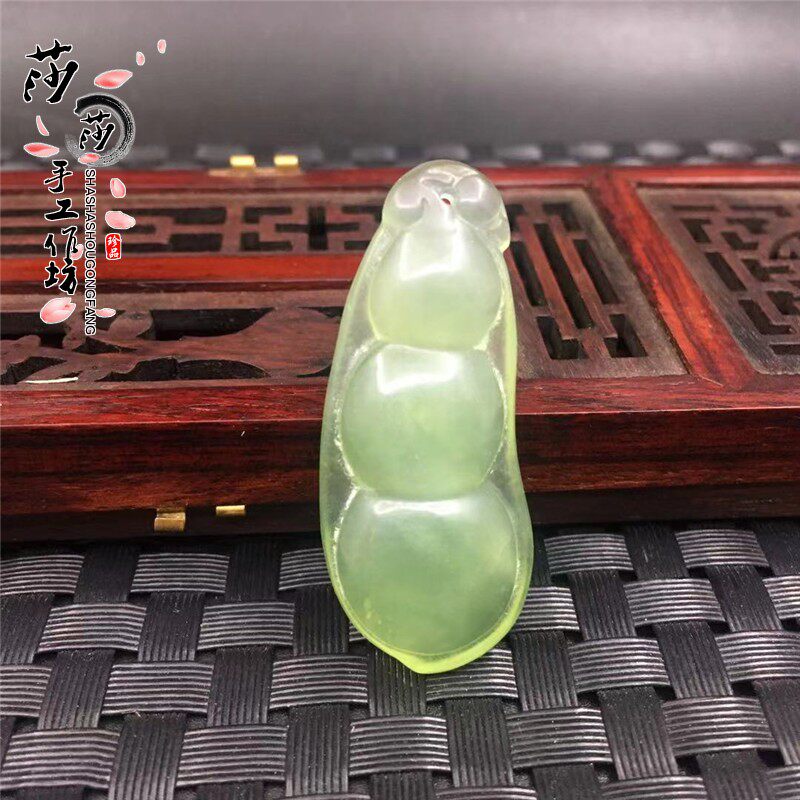 Natural Xiu Iwanyu Jade Four Seasons fortune pendant jade pendant jade pendant jade pendant Han clothes accessories for men and women 100 Caiu jade pendant