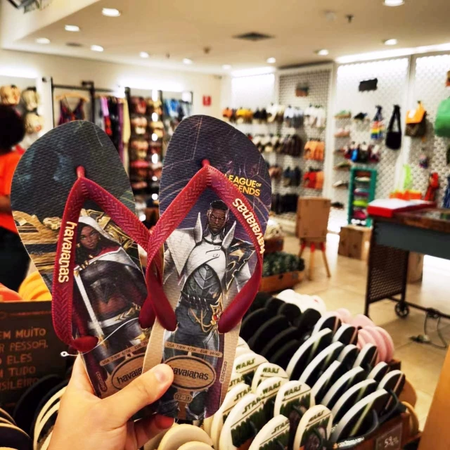 24 Havaianas шлепанцы ТОП ОДИНОГО изделия со-брендированные нескользящие и комфортные