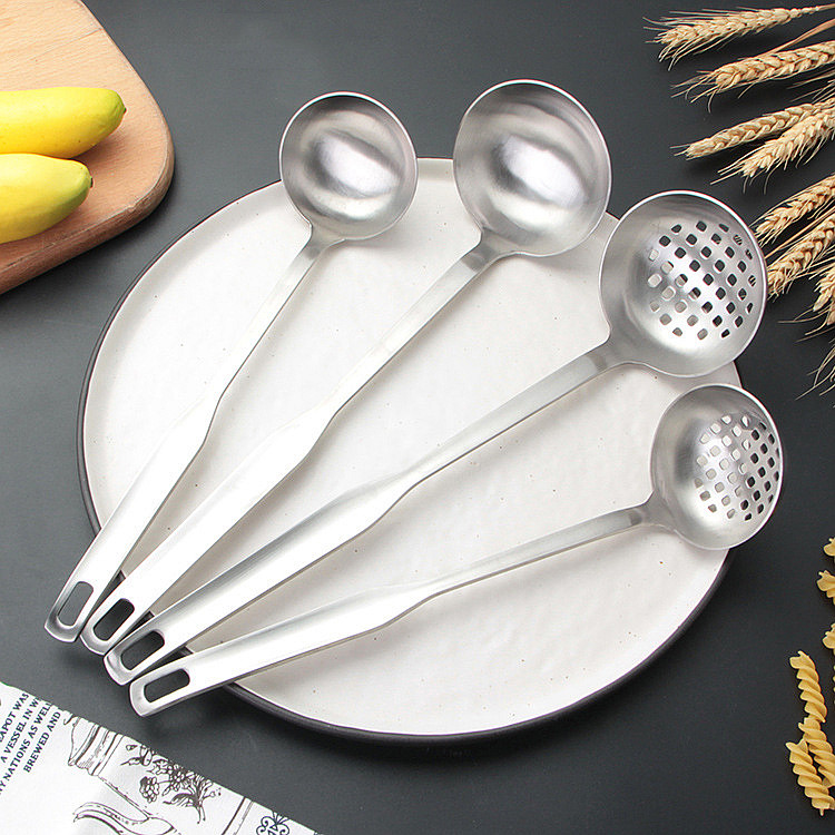 Thickened stainless steel hot pot spoon Soup spoon colander set long handle one-piece fishing spoon porridge spoon soup shell hit soup spoon