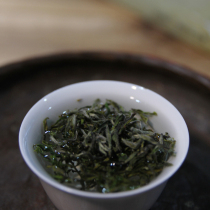 Wujian Bi kneading green tea Xin Chou year Qimen green tea Wujian Bi 60 grams iron cans