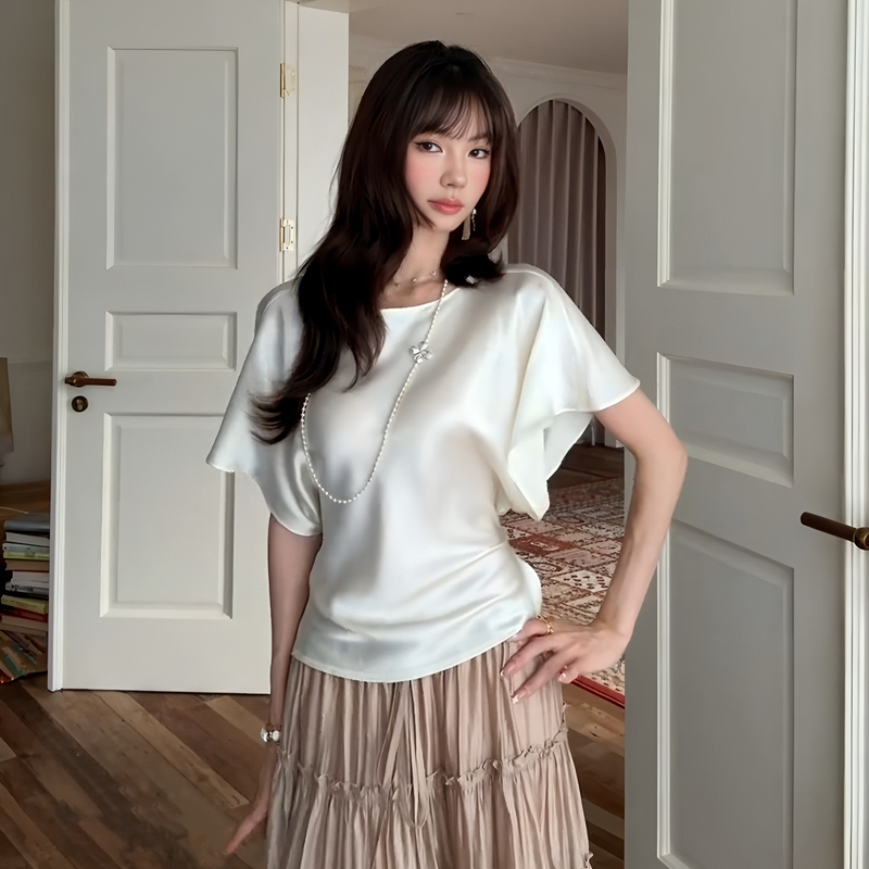 Plus-Size Women's French-Style High-End Tie-Waist Batwing Sleeve Shirt Top, Slightly Chubby mm Style, Elegant Satin Short-Sleeve Blouse Plus-Size Women's French-Style High-End Tie-Waist Batwing Sleeve Shirt Top, Slightly Chubby mm Style, Elegant Satin Short-Sleeve Blouse