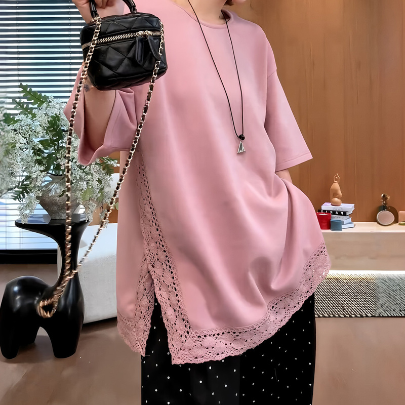Plus-Size Design with Hollow Lace Splicing Pink Short-Sleeve T-Shirt for Women, New Summer Style, Loose and Slimming Top for Chubby Girls