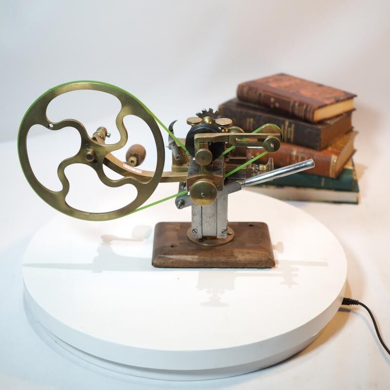 Western Antique European old brass robot rock watch small lathe maintenance milling tool