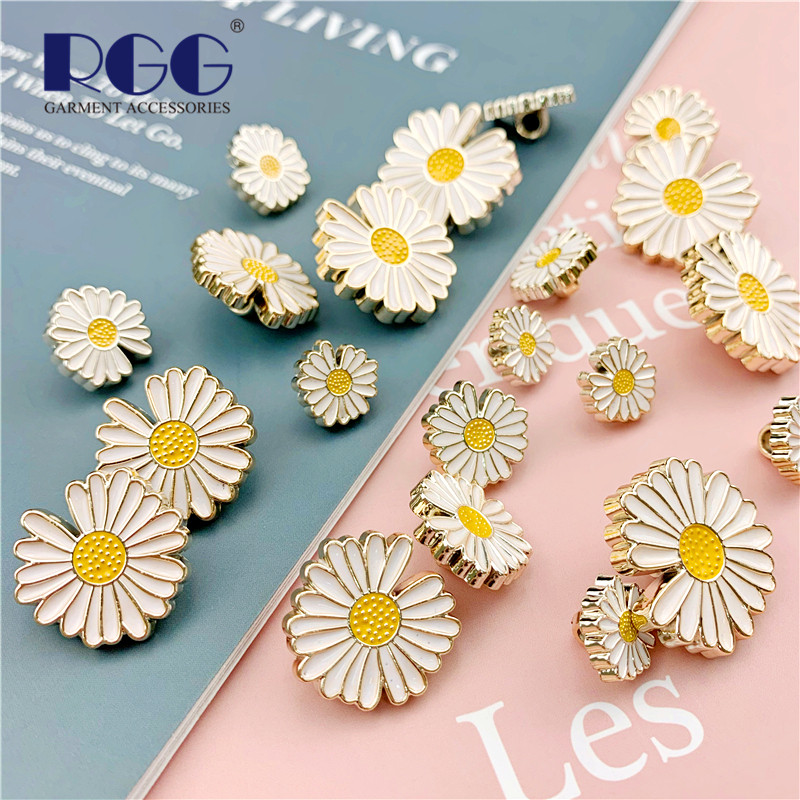 Fashion GD Same Gap Small Daisy Plastic Button gold Golden Chrysanthemum CHILDREN SHIRTS SWEATER SWEATSHIRT SWEATSHIRT SWEATER