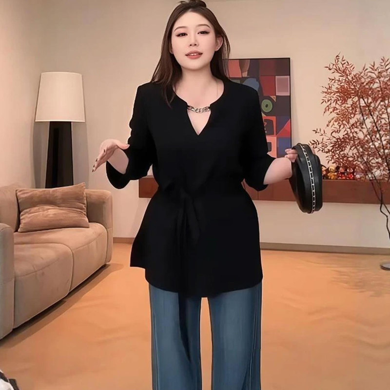 Plus-Size Minimalist Style V-Neck Tie-Waist Shirt for Women, Autumn Season, Black, Slimming, Elegant Design Top Plus-Size Minimalist Style V-Neck Tie-Waist Shirt for Women, Autumn Season, Black, Slimming, Elegant Design Top