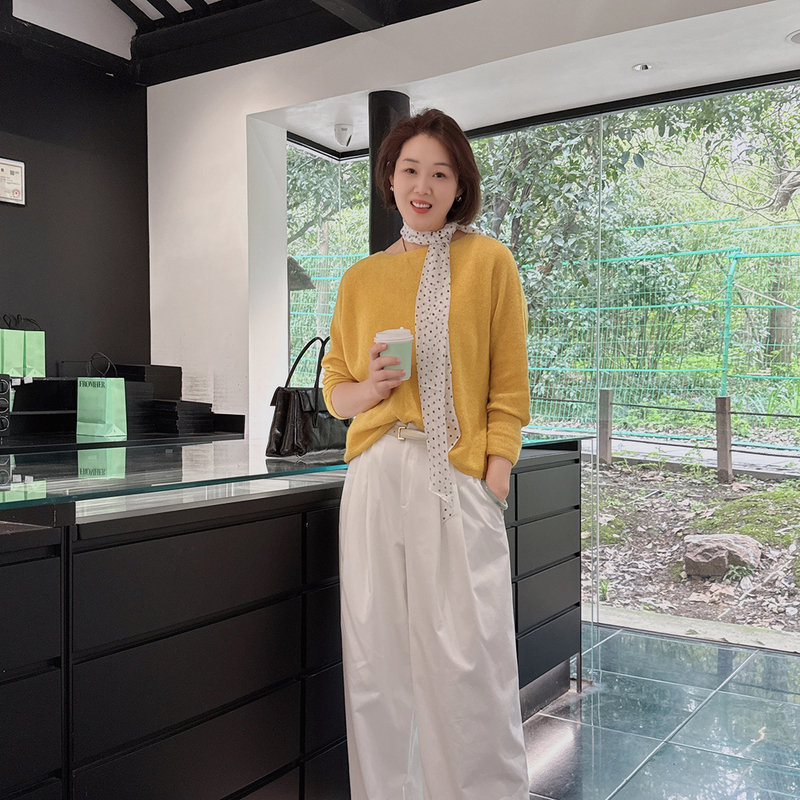 Hooton Yangtao Suit Pants Made of Soft and Special Fabric