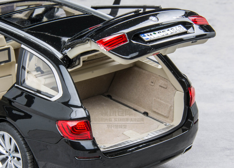 1: 18 NOREV BMW 550i 5 series station wagon simulation die cast