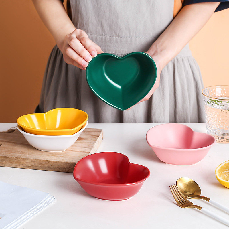 Nordic Ceramic Breakfast Bowl Creative Love-Shaped Dishes Rice Bowl Couple Small Soup Bowl Cutlery Set Dessert Salad Bowl