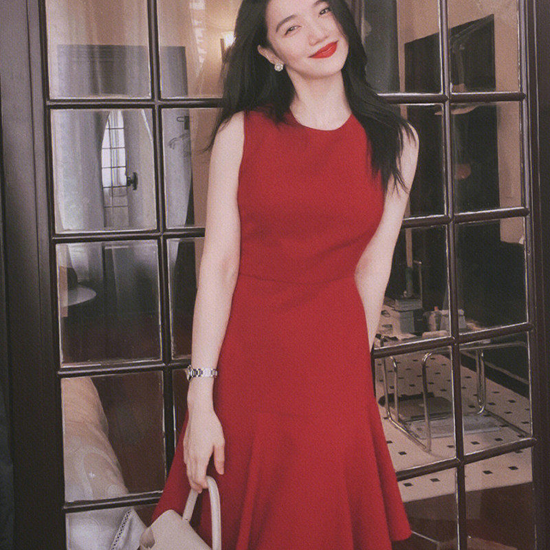 Celebrity-style red dress: high-end, effortlessly chic, and exclusively  designed. this sleeveless slip dress exudes