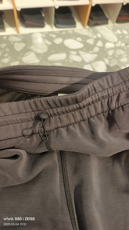 Lujia Brand Yoga Pants, Versatile Autumn Pants, Original Export Stock from Vietnamese Factory, Small Quantity, Genuine Material