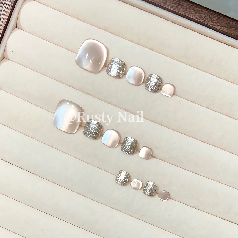 【Moonlight Illusion】Pure Desire Noble Lady Toe Nails Cat Eye Handmade Wearable Nail Art Toe Nail Whitening Nail Stickers 14 Pieces