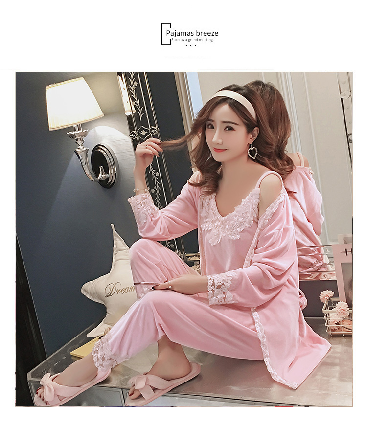 Phiên bản Hàn Quốc của mùa thu và mùa đông dài tay nhung vàng đồ ngủ phụ nữ phù hợp với bộ đồ ba mảnh sling áo choàng lông san hô lông cừu dịch vụ nhà có thể được mặc nội y cao cấp