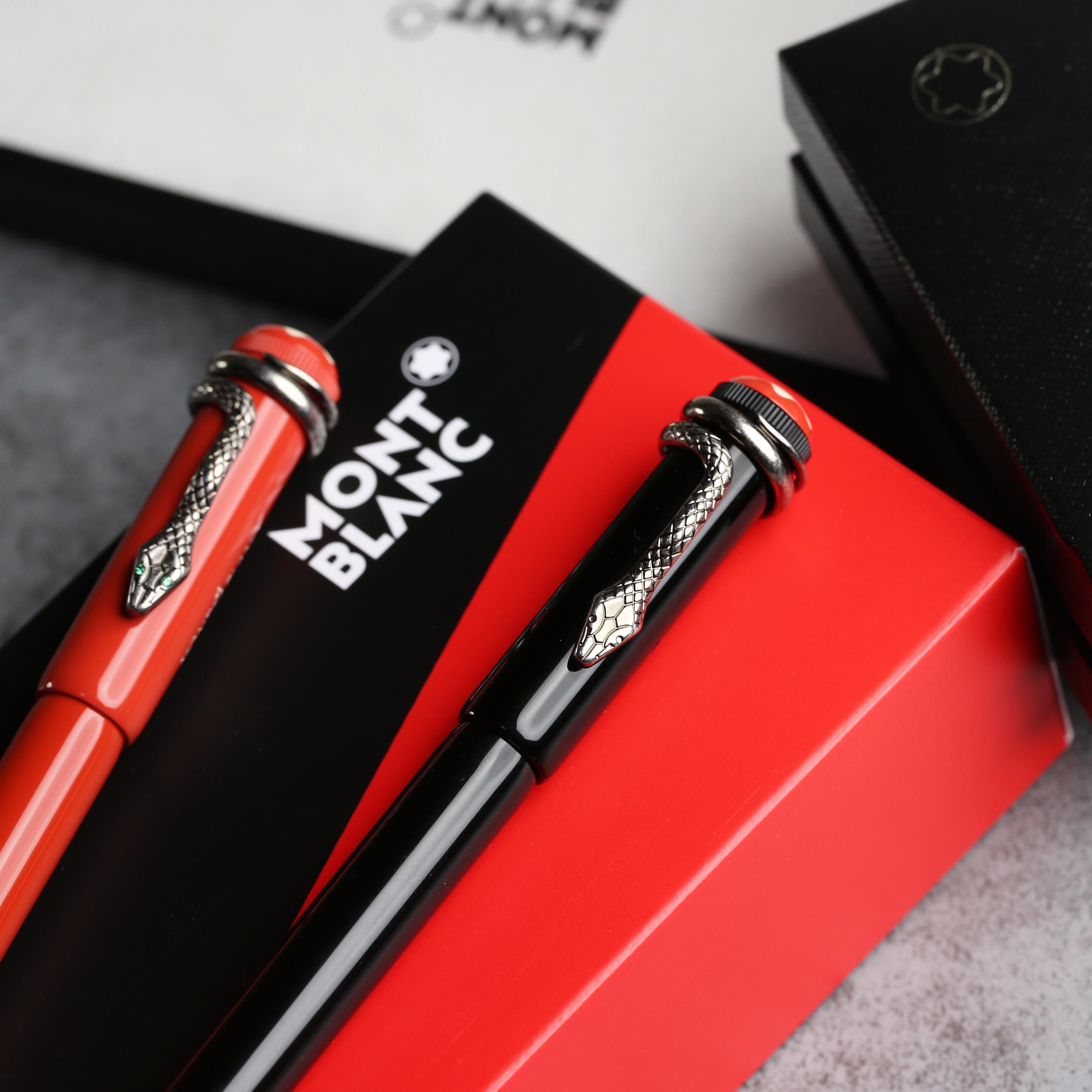 [USD 1000.29] Spot can beat Germany, authentic Montblanc brown snake